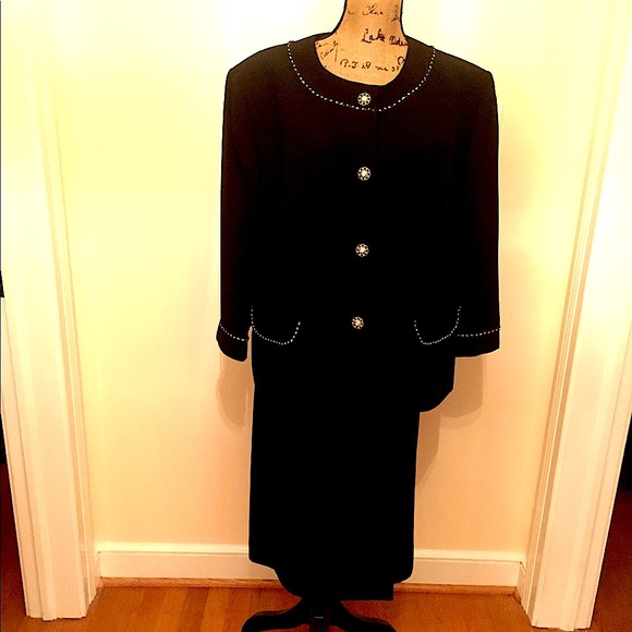 NWOT vintage Tahari black skirt suit - Picture 2 of 16